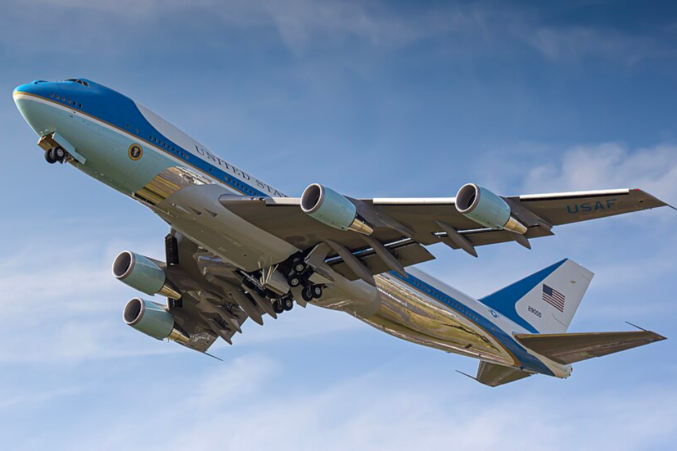 Prijetnja Trumpu Air Force One – ilustracija sigurnosne operacije
