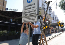 Velika promjena na Dobrinji: Postavljene table, romobilima i biciklima zabranjena vožnja pješačkom zonom Velika promjena na Dobrinji – postavljene table zabrane za romobile