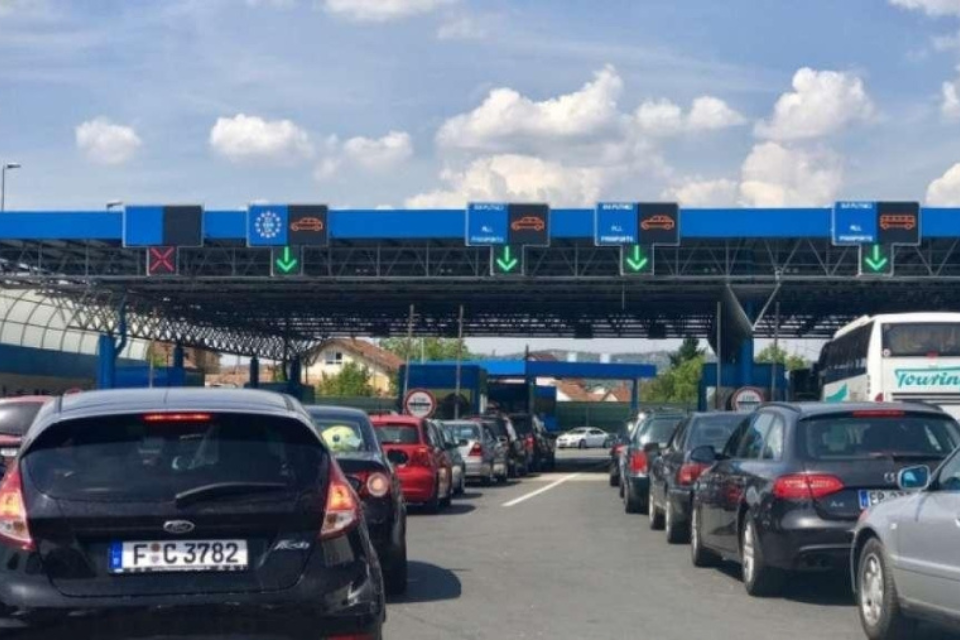 Haos na granicama BiH – duge kolone vozila na graničnim prijelazima