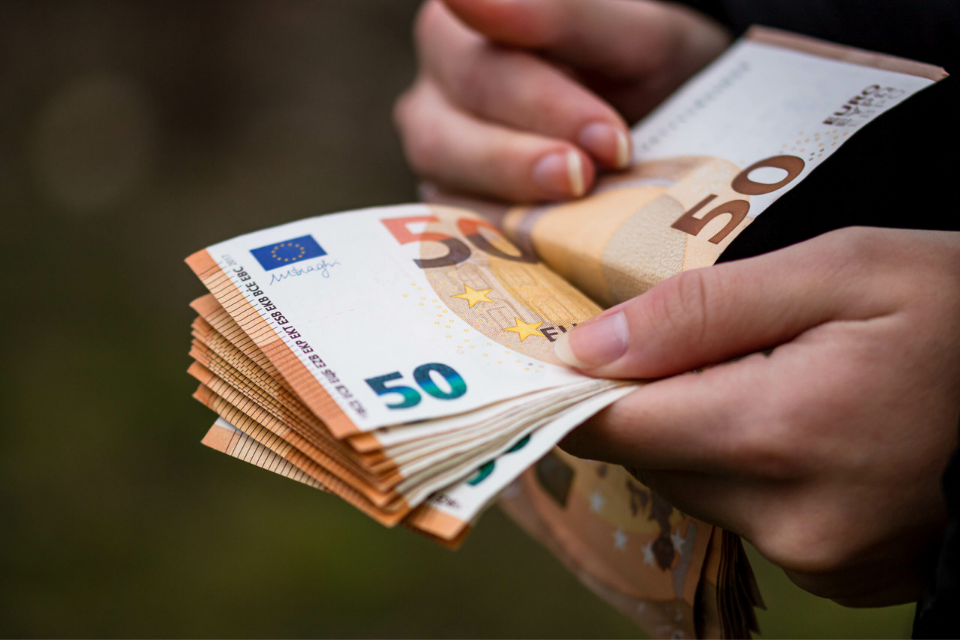 Lažni euri kruže Srednjobosanskim kantonom – policija upozorila građane na krivotvorene novčanice