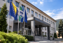 Nova politička drama pred izbore: Ponovo se trese Vlada USK, stigla odluka Ustavnog suda Politička situacija oko Vlade Unsko-sanskog kantona – ilustrativni vizual